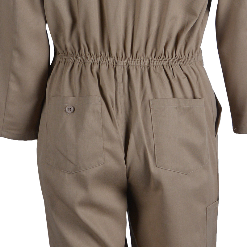 C01 Slitstarka bruna arbetskläder med flera fickor C01 Slitstarka bruna arbetskläder med flera fickor